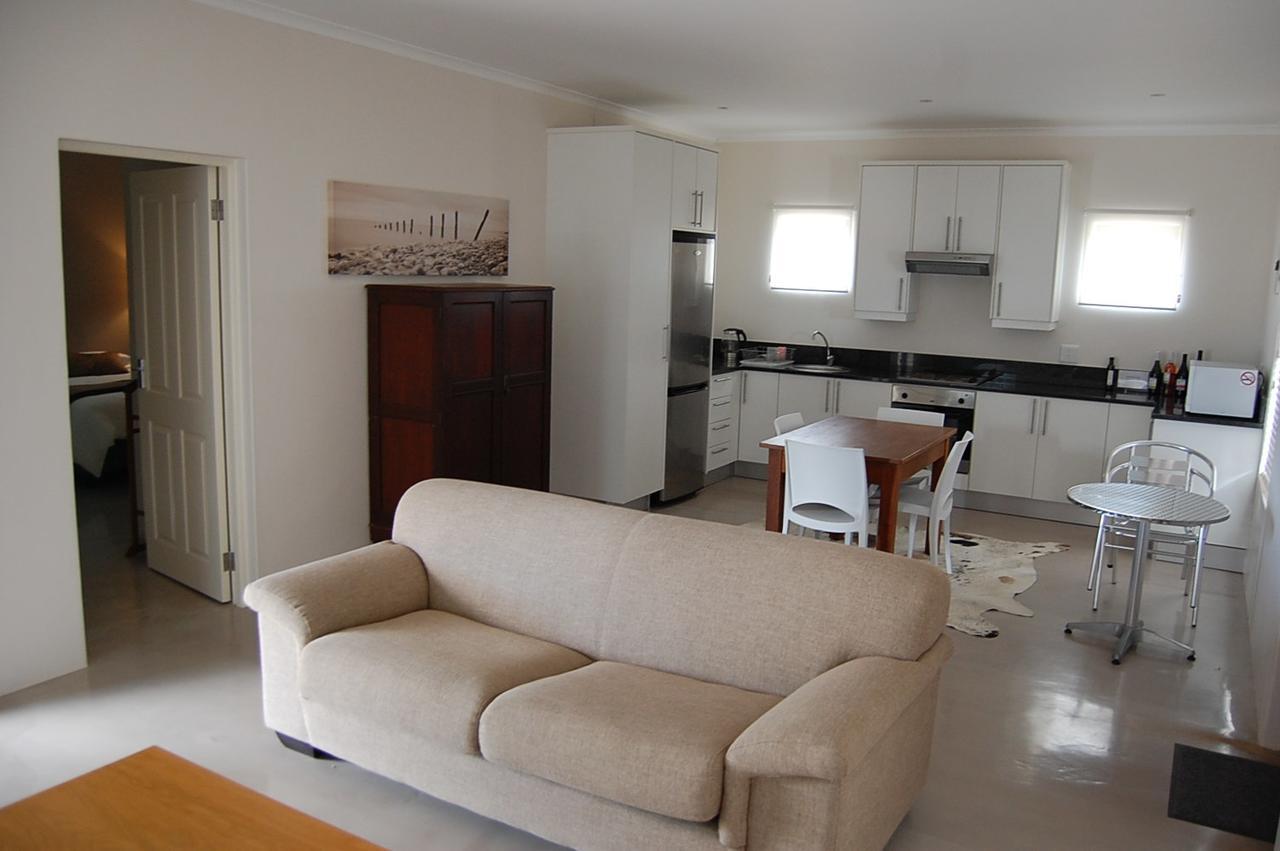 Longacre Olive & Vineyard Estate Guest House ลางเงอบาน ภายนอก รูปภาพ