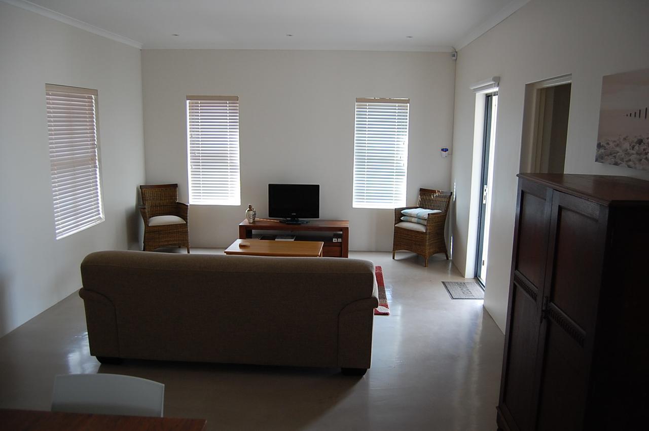 Longacre Olive & Vineyard Estate Guest House ลางเงอบาน ภายนอก รูปภาพ